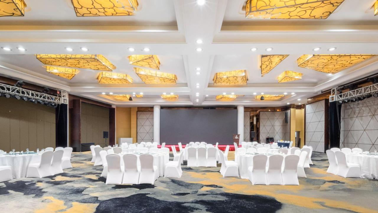 Holiday Inn Shijiazhuang Central By Ihg ภายนอก รูปภาพ