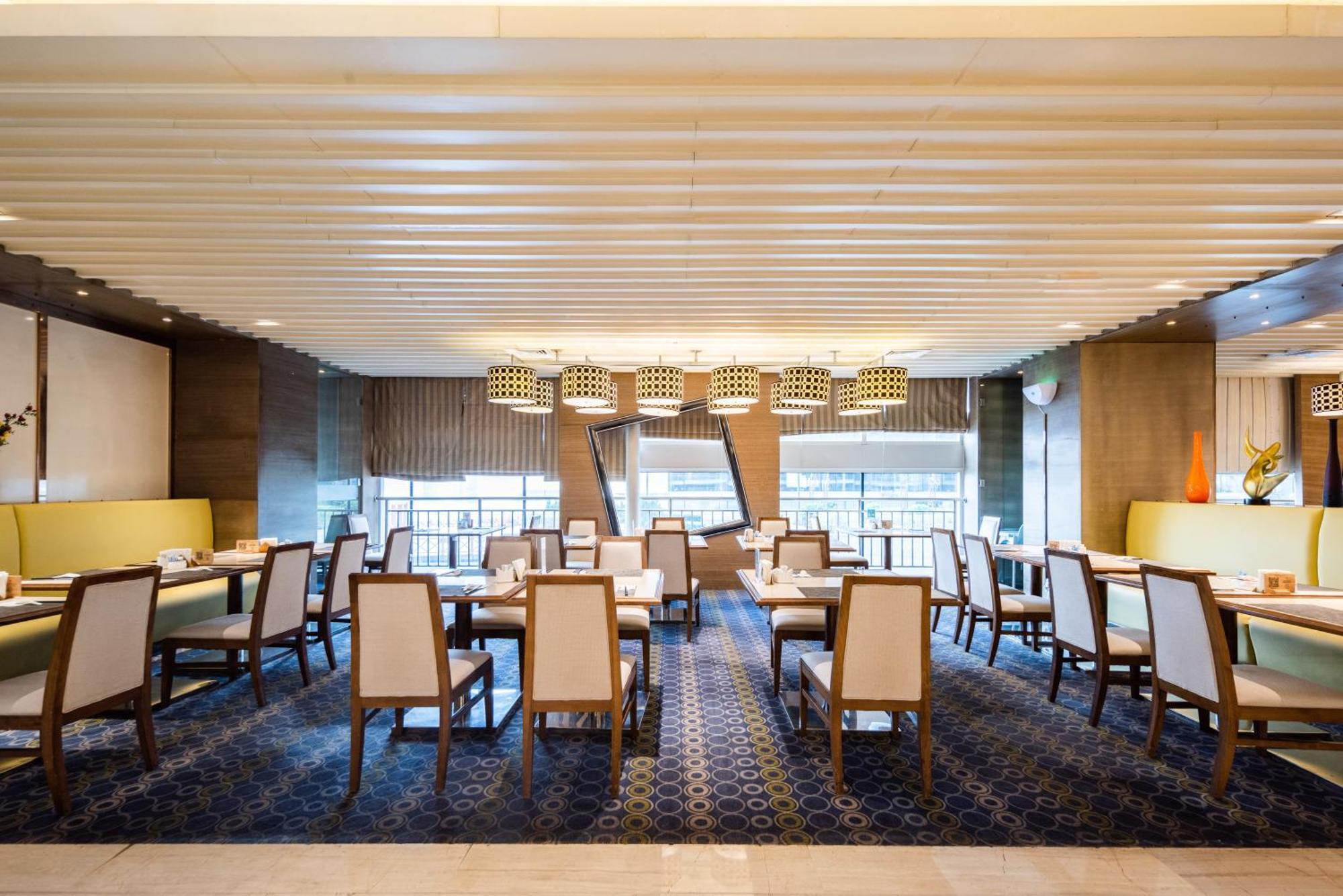 Holiday Inn Shijiazhuang Central By Ihg ภายนอก รูปภาพ